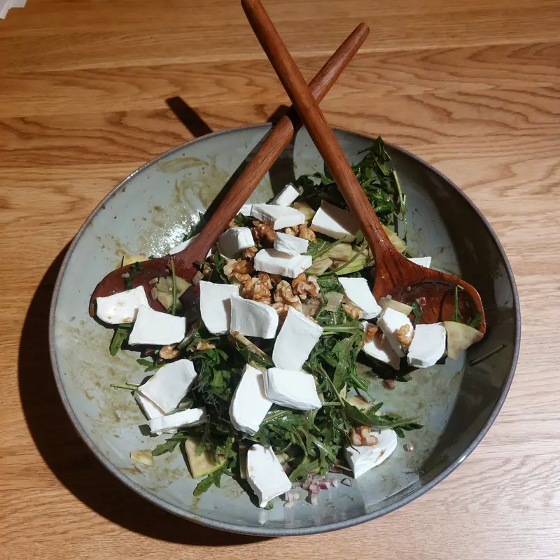 Goat Cheese Salad with Arugula and Apple