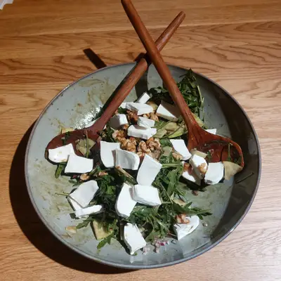 Goat Cheese Salad with Arugula and Apple